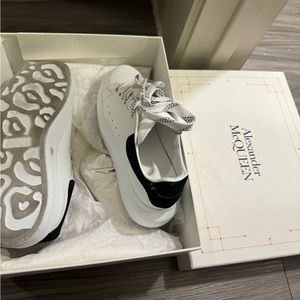Alexander mcqueens WORN ONCE